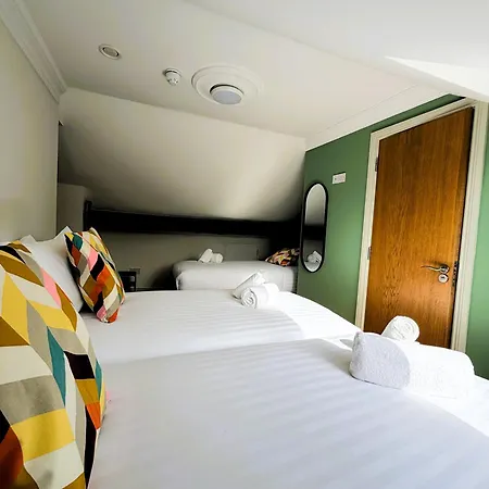 לינה וארוחת בוקר Westport Rooms ווסטפורט